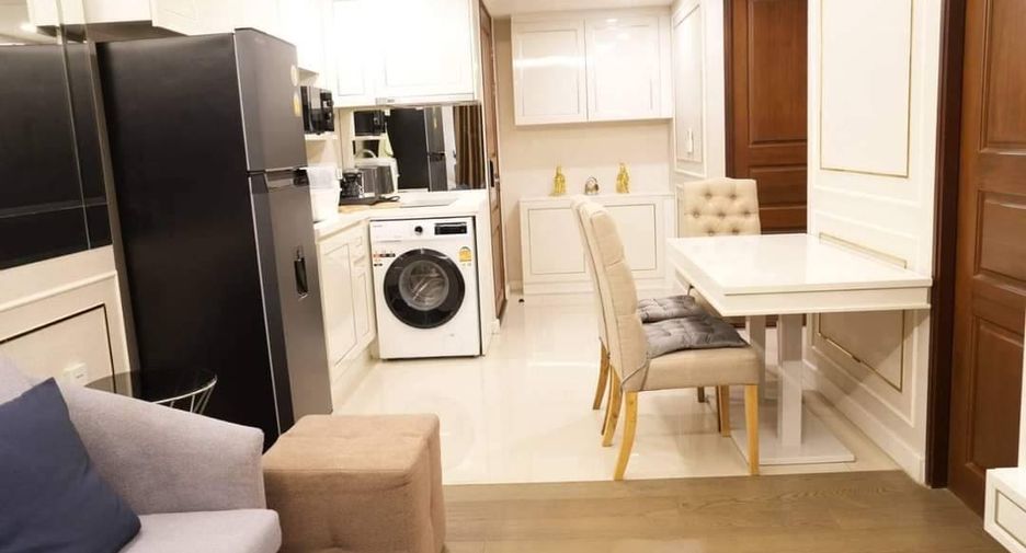 À louer 2 chambres condo à Huai Khwang, Bangkok