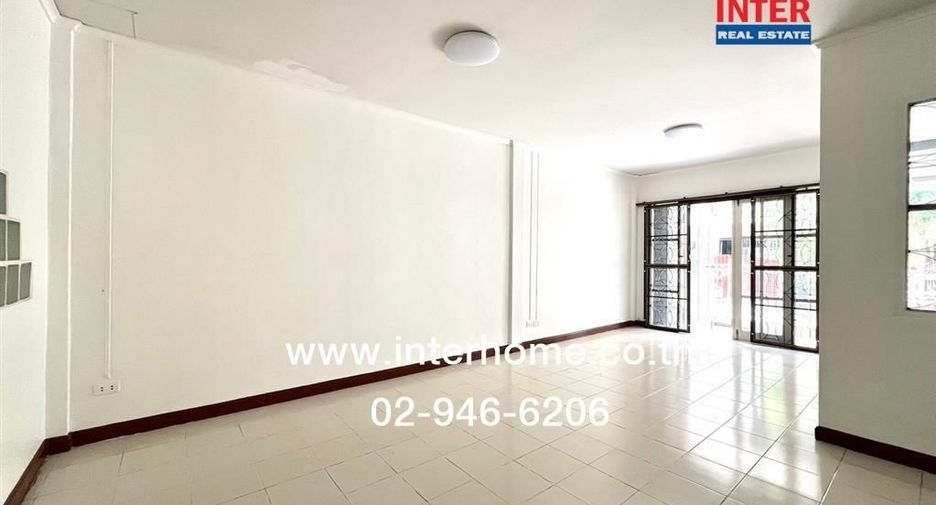 For sale 3 bedrooms townhouse in Khlong Sam Wa, Bangkok