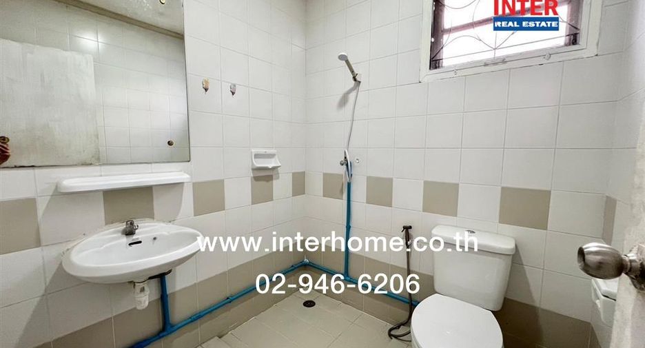 For sale 3 bedrooms townhouse in Khlong Sam Wa, Bangkok
