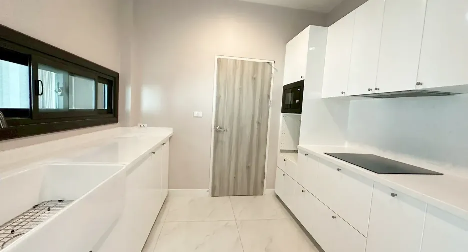 Haus zur Miete und zum Kauf mit 4 Zimmer in Bang Lamung, Chonburi