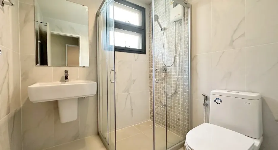 Haus zur Miete und zum Kauf mit 4 Zimmer in Bang Lamung, Chonburi