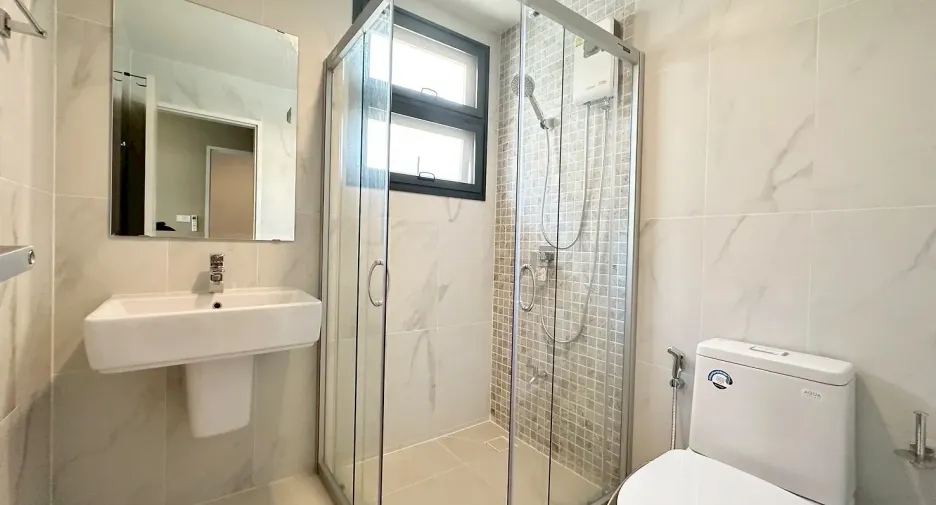 Haus zur Miete und zum Kauf mit 4 Zimmer in Bang Lamung, Chonburi