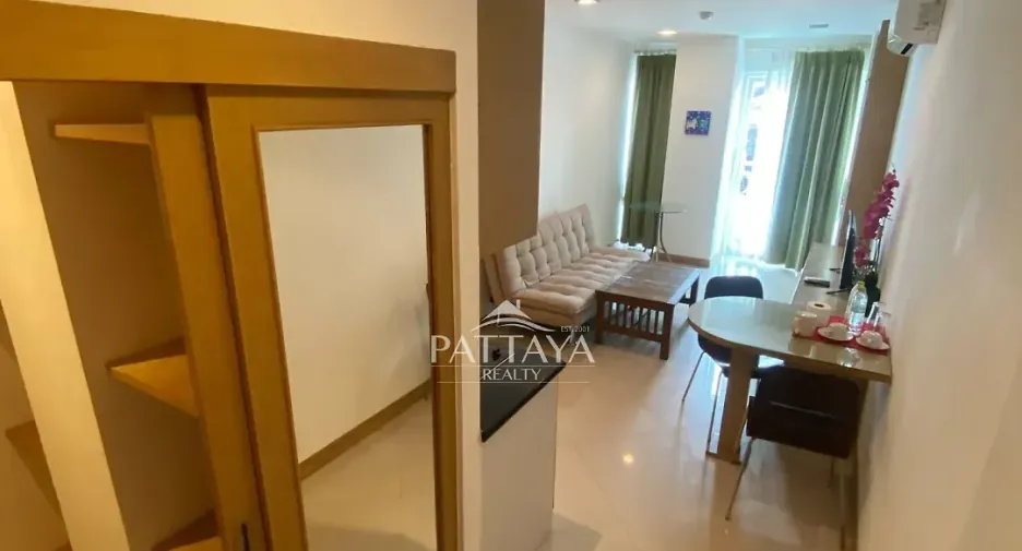 For sale 2 ベッドルーム condo in Bang Lamung, Chonburi