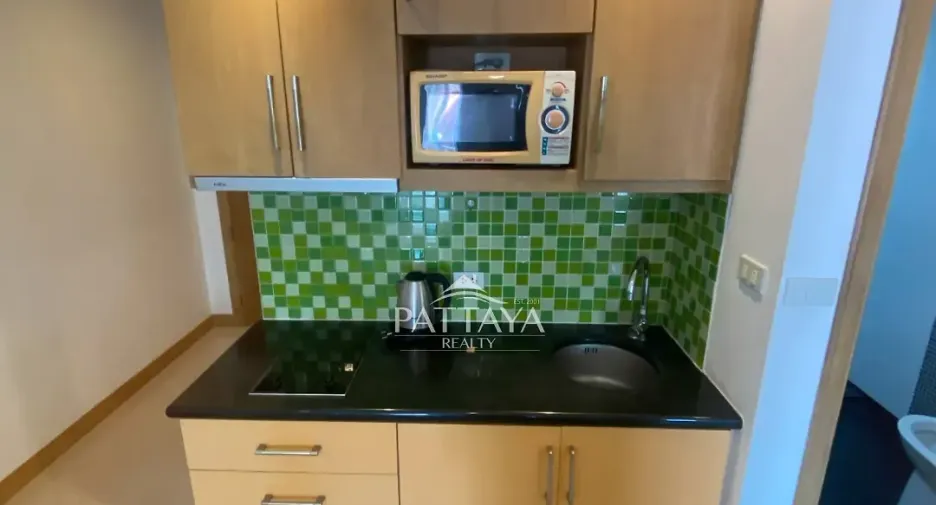For sale 2 ベッドルーム condo in Bang Lamung, Chonburi