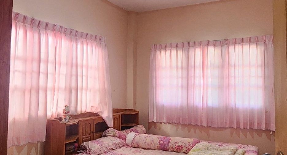 For sale studio house in Taphan Hin, Phichit