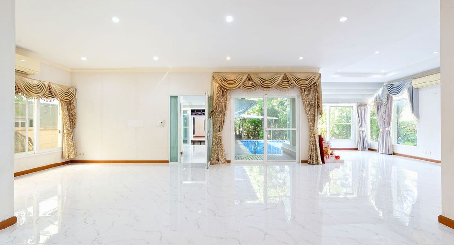 For sale 5 bedrooms house in Bang Kruai, Nonthaburi