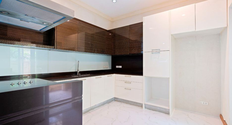 For sale 5 bedrooms house in Bang Kruai, Nonthaburi