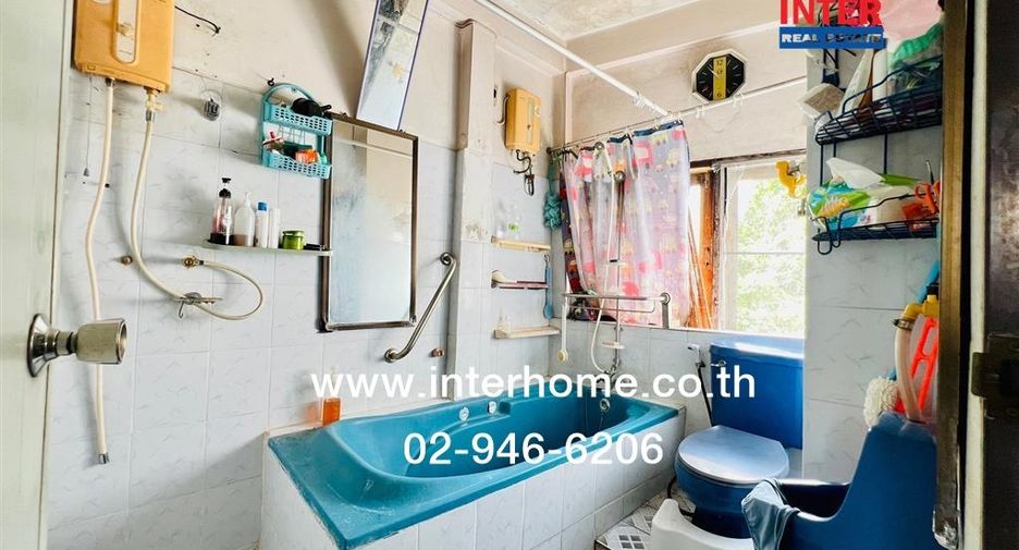 For rent and for sale 2 bedrooms retail Space in Bang Kho Laem, Bangkok