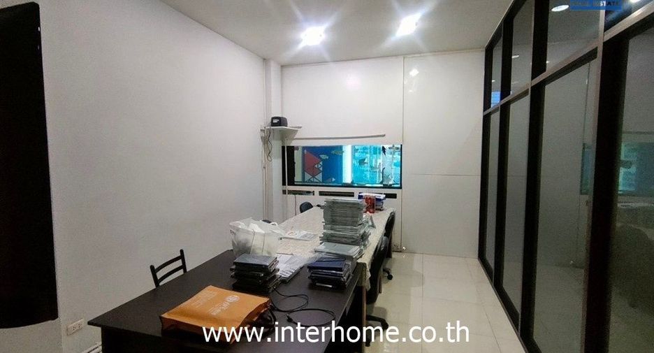 Oficina en venta de 5 habitaciones en Lat Krabang, Bangkok