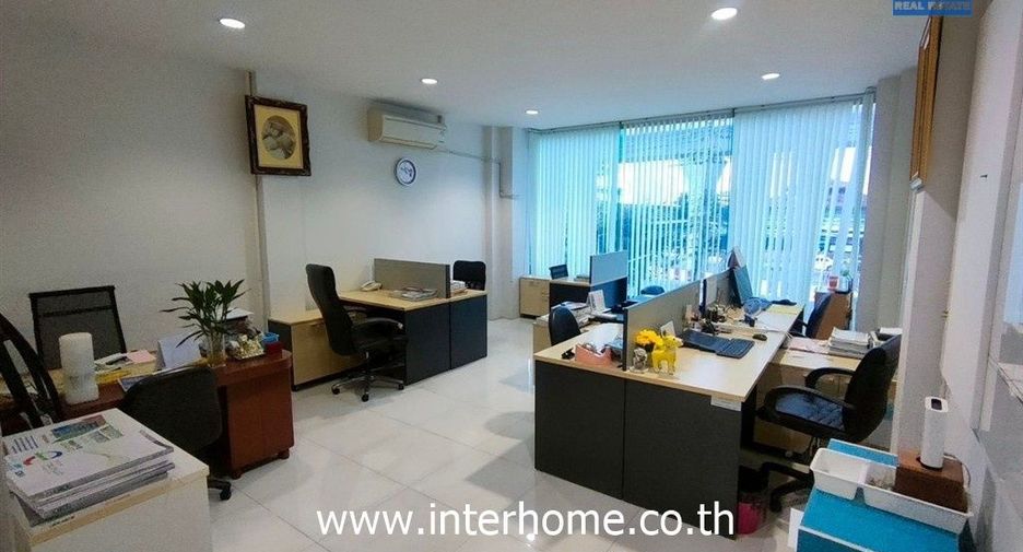 Oficina en venta de 5 habitaciones en Lat Krabang, Bangkok