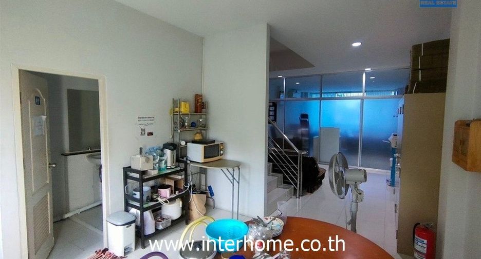 Oficina en venta de 5 habitaciones en Lat Krabang, Bangkok