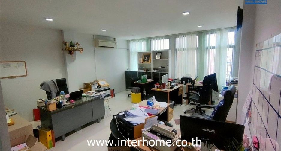 Oficina en venta de 5 habitaciones en Lat Krabang, Bangkok