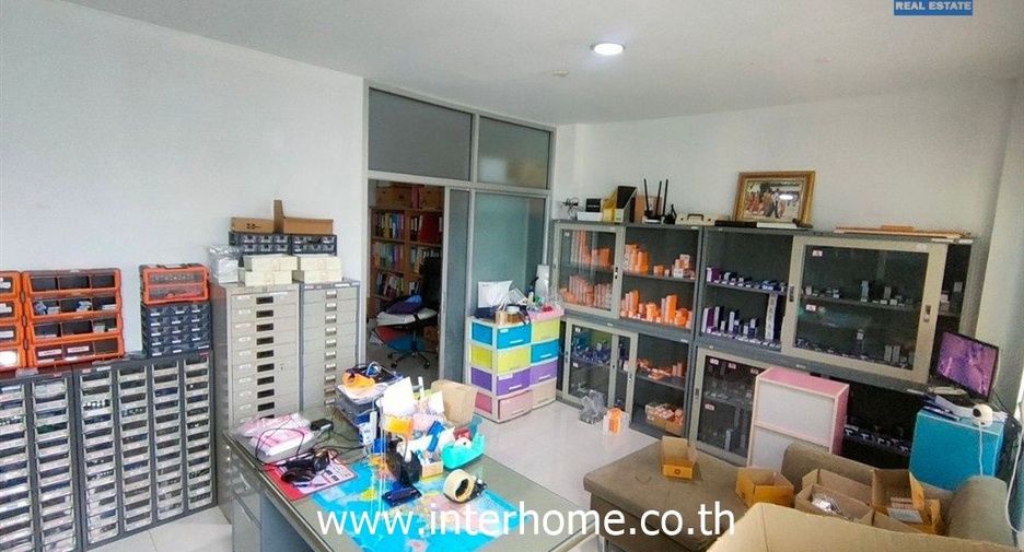 Oficina en venta de 5 habitaciones en Lat Krabang, Bangkok