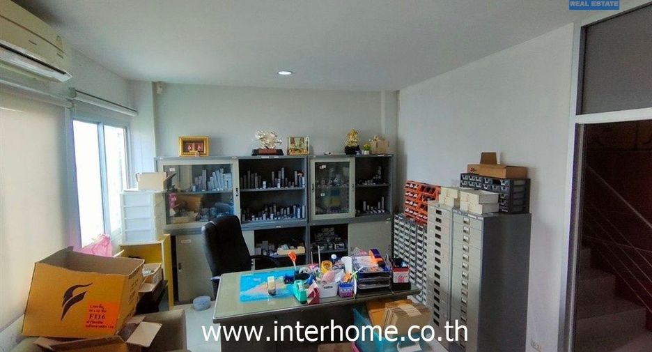 Oficina en venta de 5 habitaciones en Lat Krabang, Bangkok