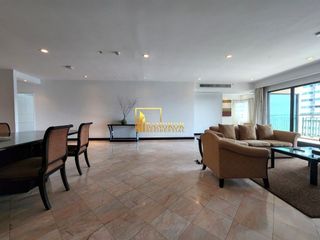À louer 3 chambres appartement avec services à Sathon, Bangkok