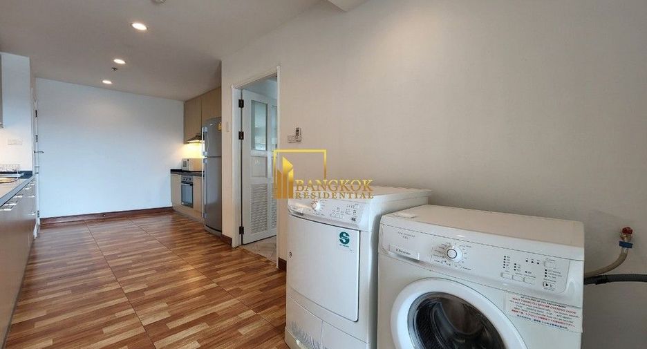 À louer 3 chambres appartement avec services à Sathon, Bangkok