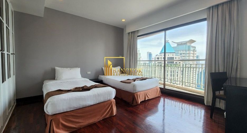 À louer 3 chambres appartement avec services à Sathon, Bangkok