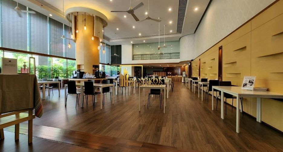 À louer 3 chambres appartement avec services à Sathon, Bangkok