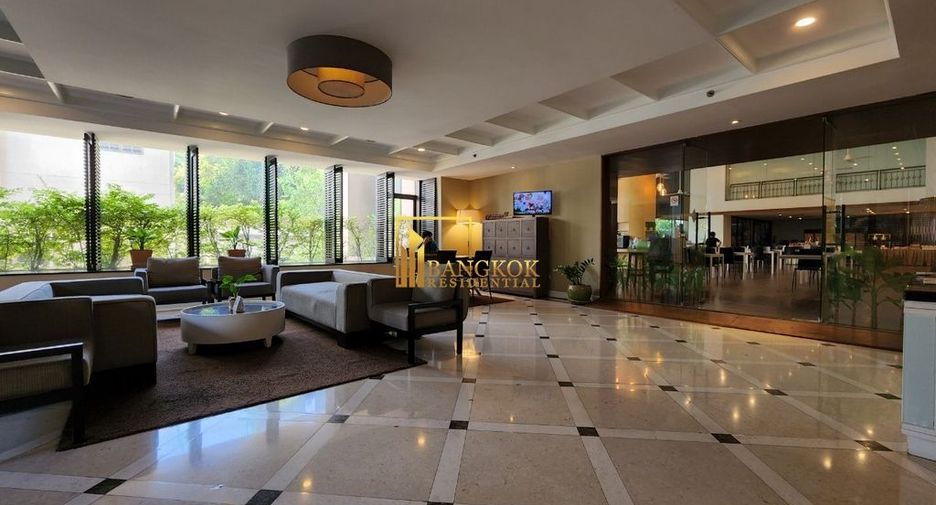 À louer 3 chambres appartement avec services à Sathon, Bangkok