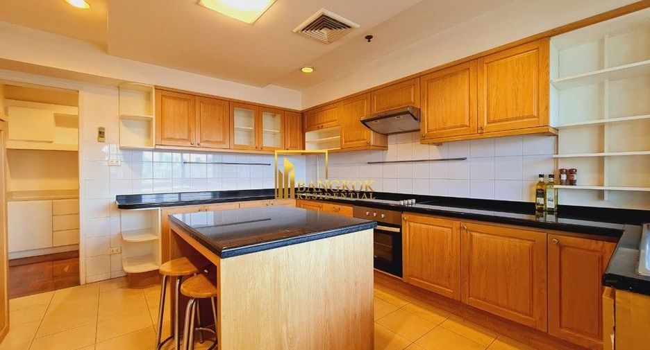 For rent 4 bedrooms serviced apartment in Watthana, Bangkok