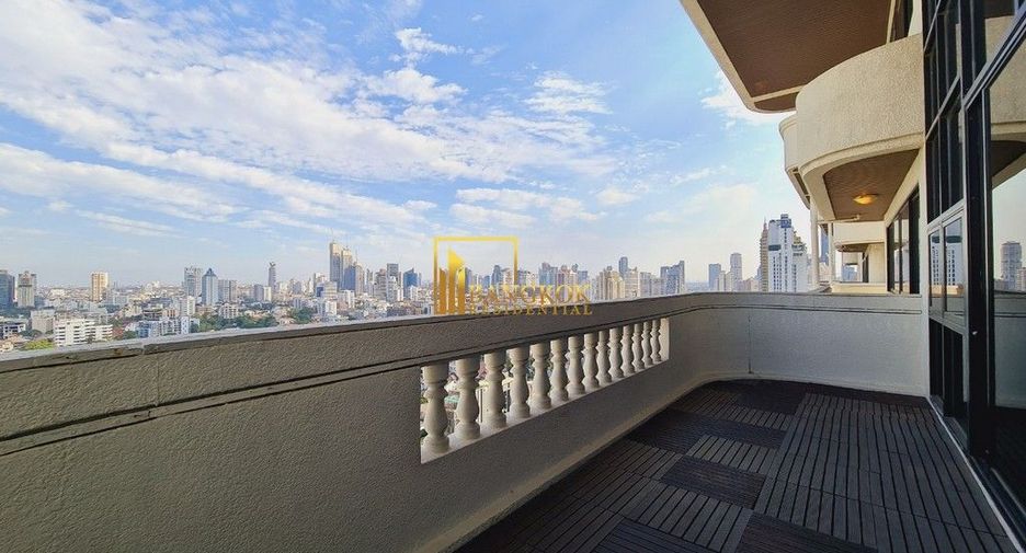 For rent 4 bedrooms serviced apartment in Watthana, Bangkok