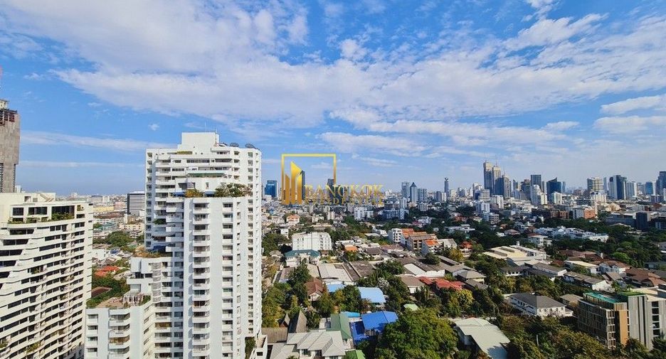 For rent 4 bedrooms serviced apartment in Watthana, Bangkok