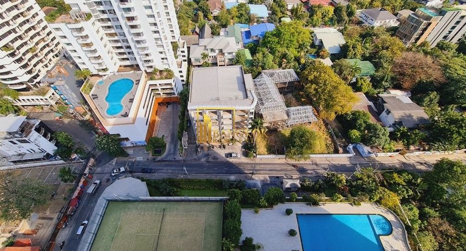 For rent 4 bedrooms serviced apartment in Watthana, Bangkok