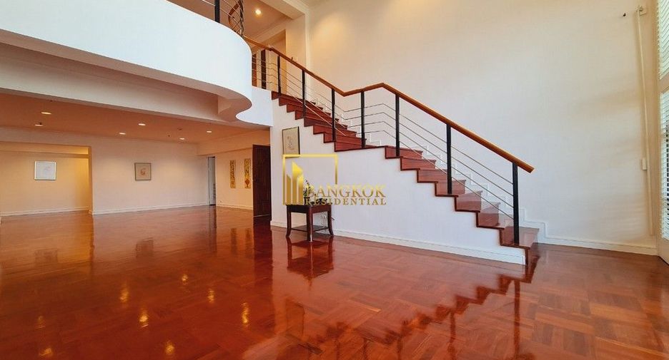 For rent 4 bedrooms serviced apartment in Watthana, Bangkok