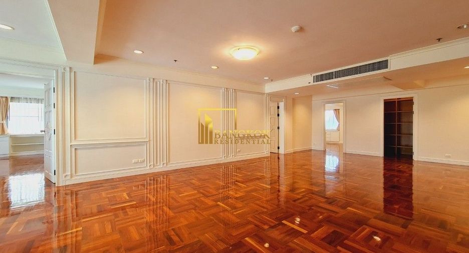 For rent 4 bedrooms serviced apartment in Watthana, Bangkok