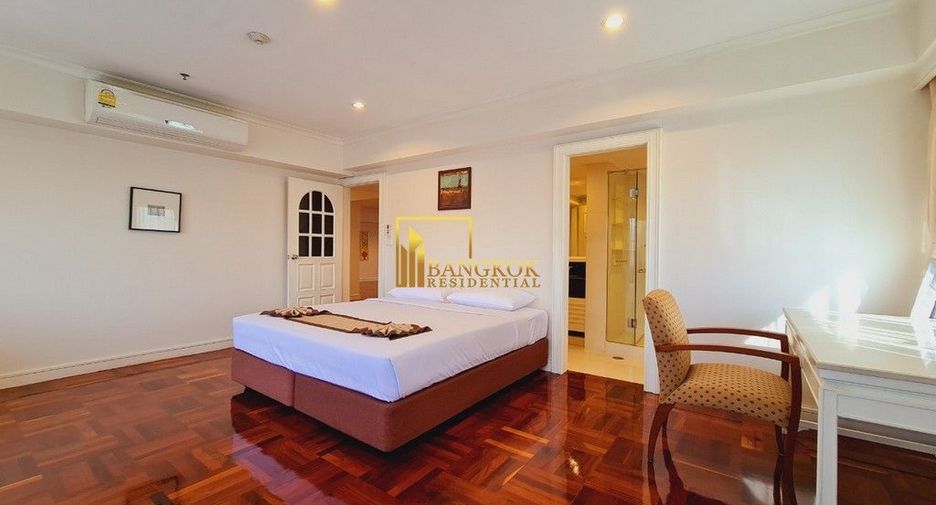 For rent 4 bedrooms serviced apartment in Watthana, Bangkok