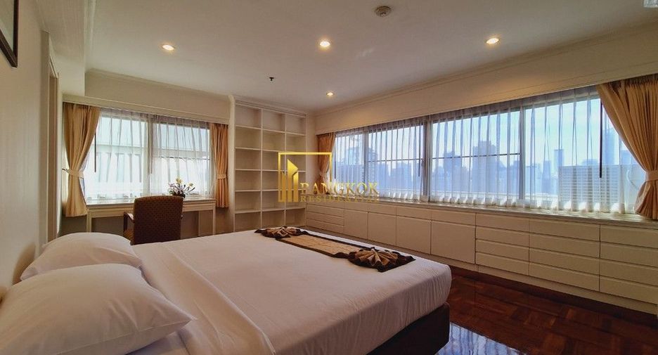 For rent 4 bedrooms serviced apartment in Watthana, Bangkok