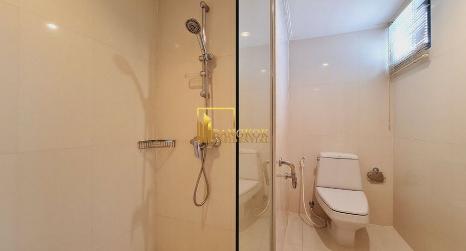 For rent 4 bedrooms serviced apartment in Watthana, Bangkok