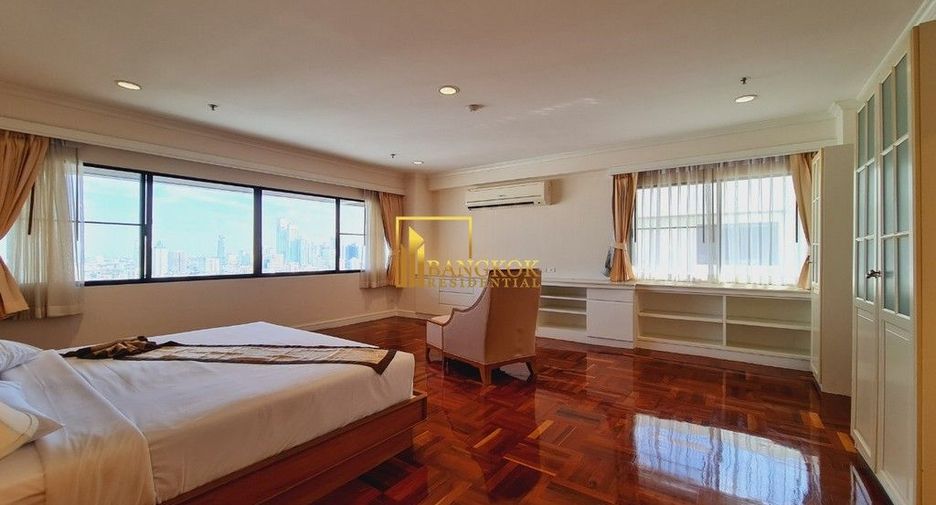For rent 4 bedrooms serviced apartment in Watthana, Bangkok