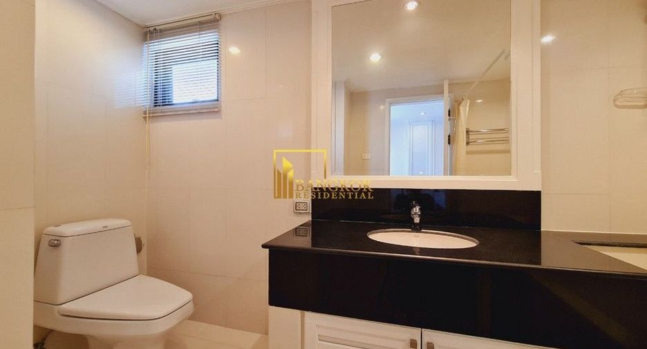 For rent 4 bedrooms serviced apartment in Watthana, Bangkok