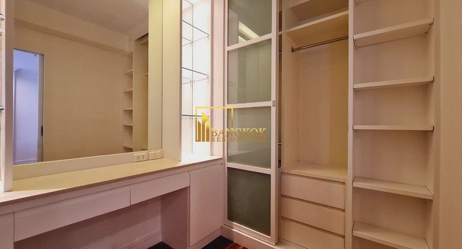 For rent 4 bedrooms serviced apartment in Watthana, Bangkok