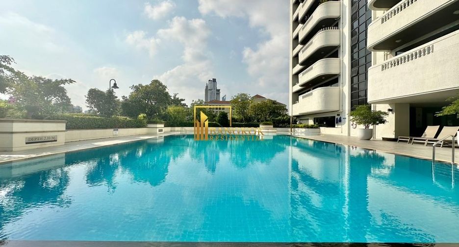 For rent 4 bedrooms serviced apartment in Watthana, Bangkok