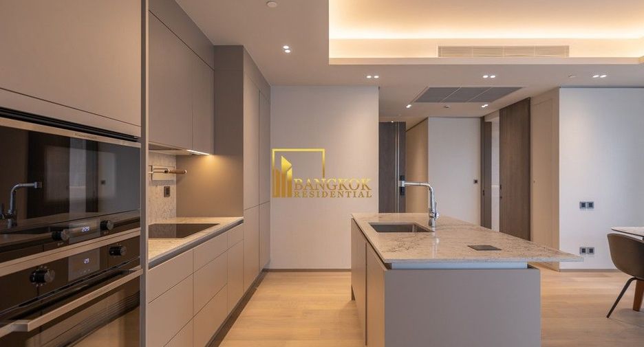 For rent 2 bedrooms condo in Pathum Wan, Bangkok
