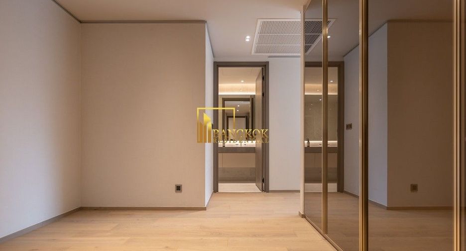 For rent 2 bedrooms condo in Pathum Wan, Bangkok