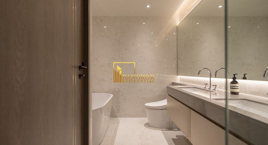 For rent 2 bedrooms condo in Pathum Wan, Bangkok