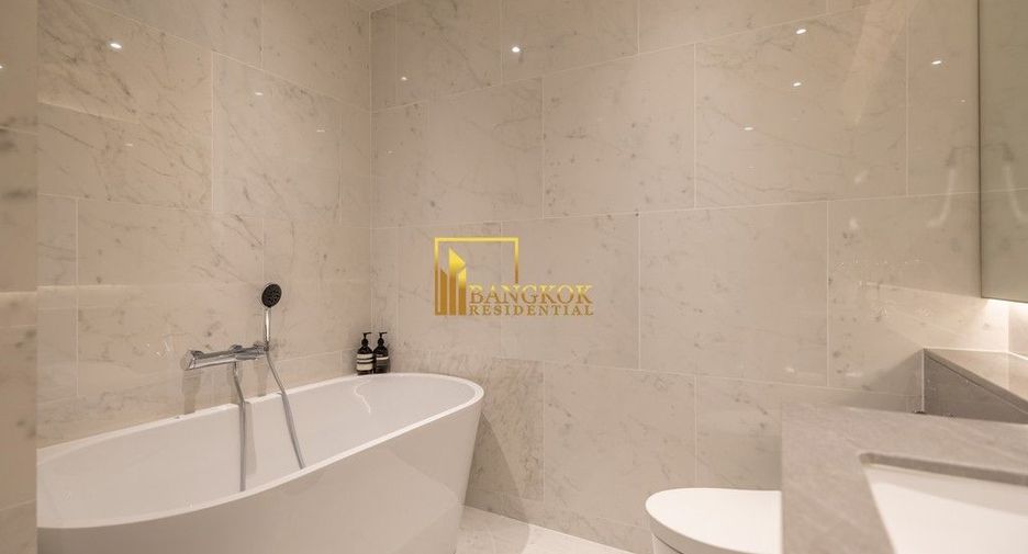 For rent 2 bedrooms condo in Pathum Wan, Bangkok
