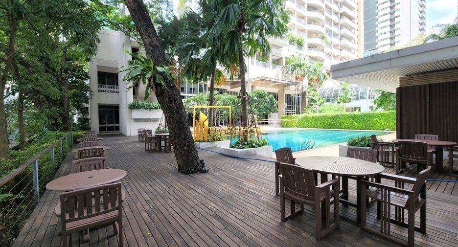 À louer 4 chambres condo à Sathon, Bangkok