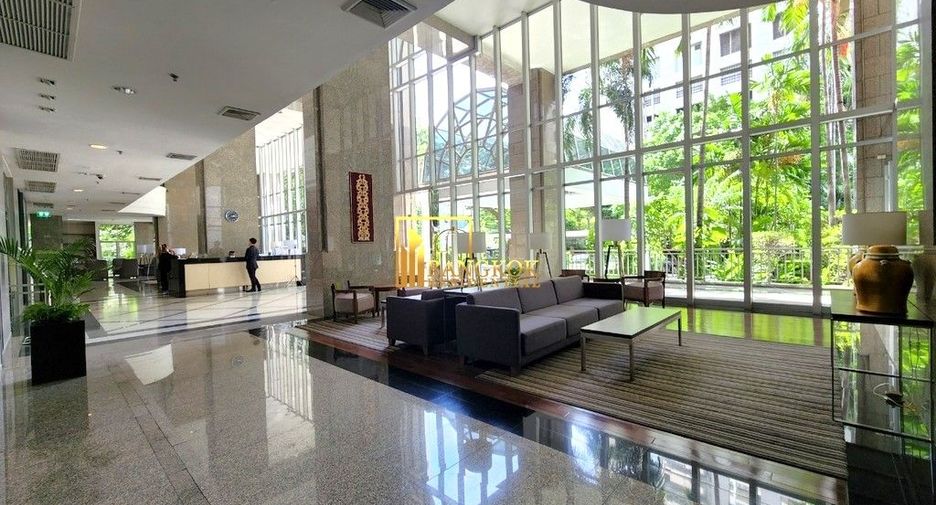 À louer 4 chambres condo à Sathon, Bangkok
