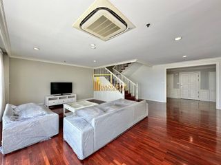 For rent 4 bedrooms condo in Sathon, Bangkok