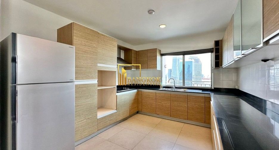 À louer 4 chambres condo à Sathon, Bangkok