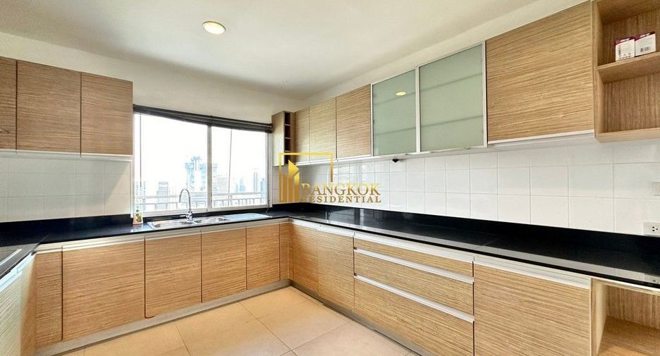 À louer 4 chambres condo à Sathon, Bangkok