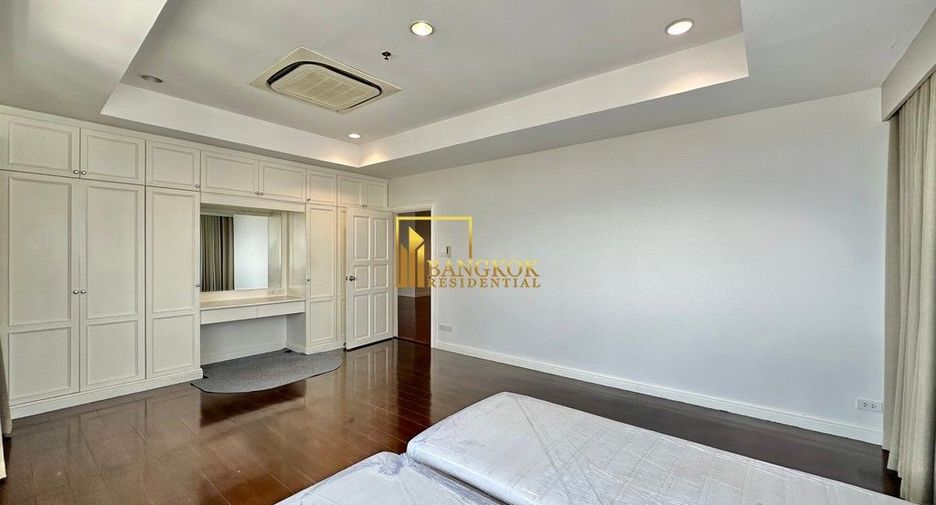 À louer 4 chambres condo à Sathon, Bangkok