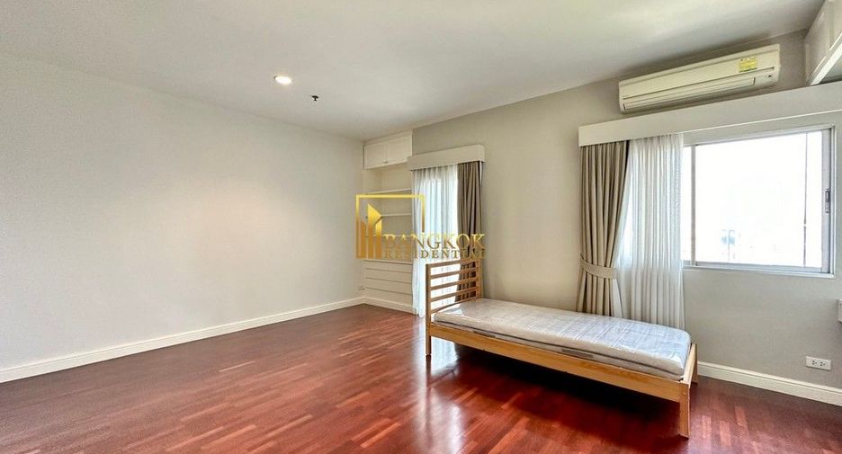 À louer 4 chambres condo à Sathon, Bangkok