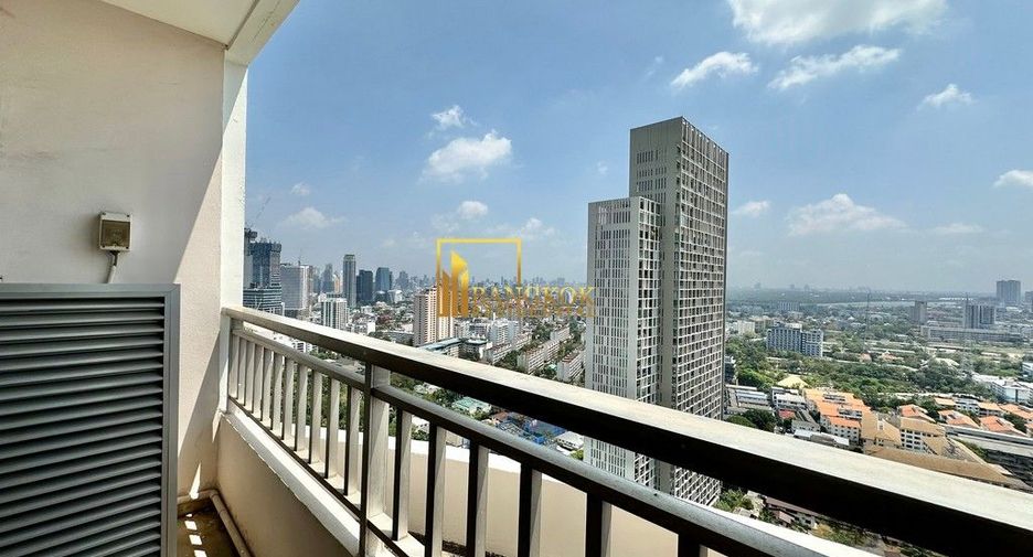 À louer 4 chambres condo à Sathon, Bangkok