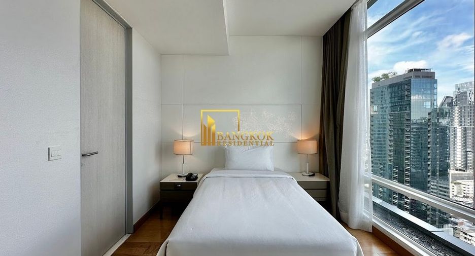For rent 3 bedrooms serviced apartment in Watthana, Bangkok