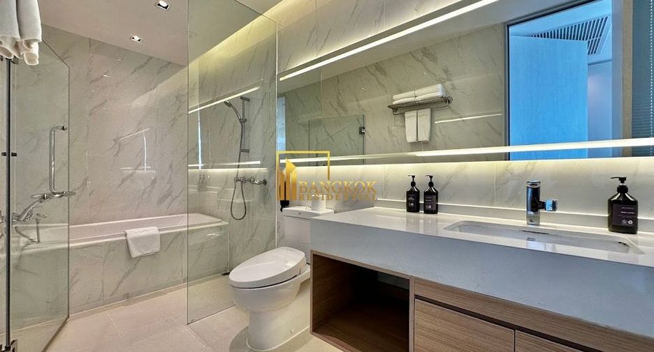 For rent 3 bedrooms serviced apartment in Watthana, Bangkok